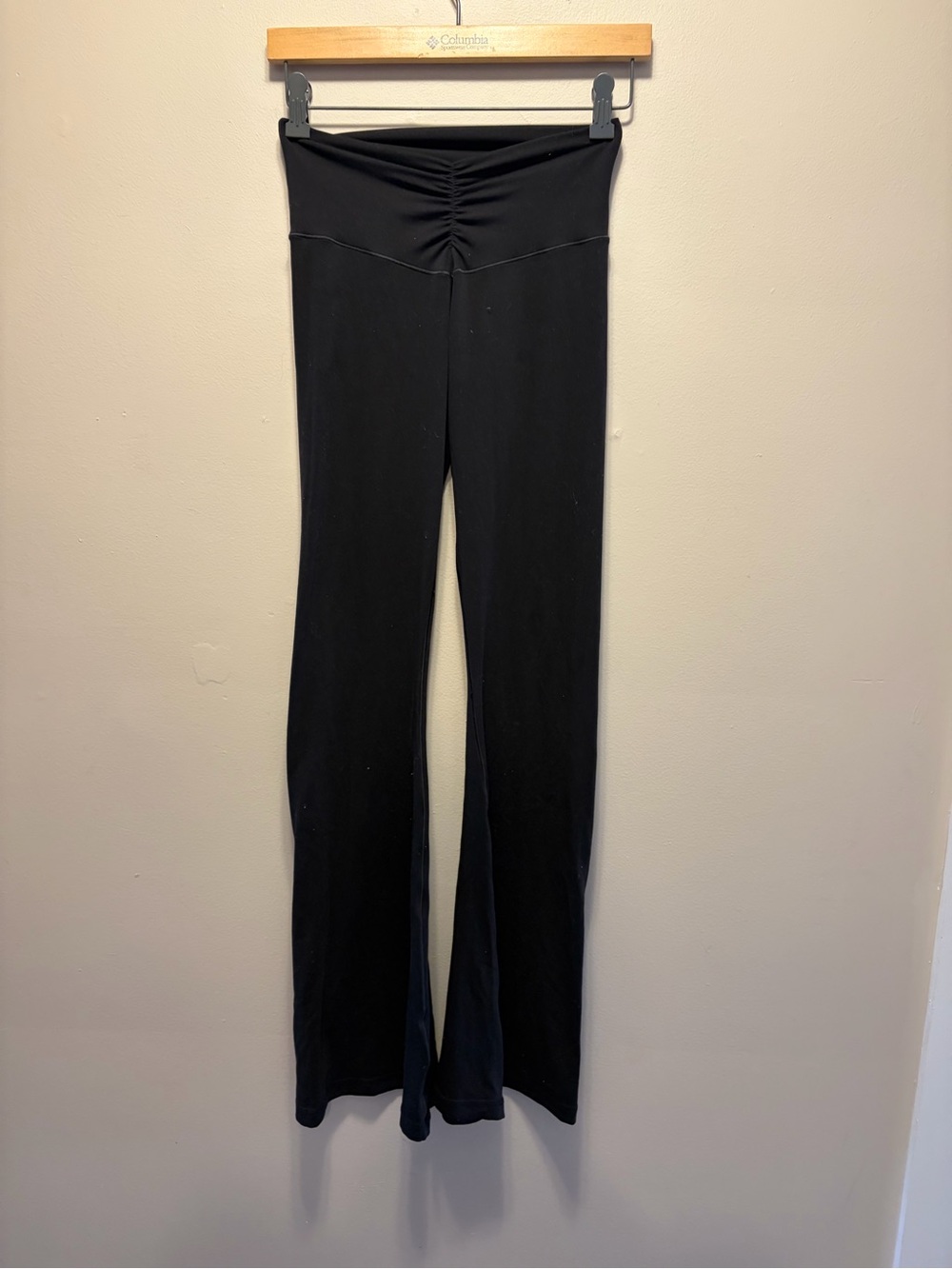 aerie Black Ruched Waist Flare Yoga Pants